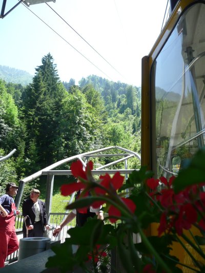 At Kaelti, 714 m, change to cable car