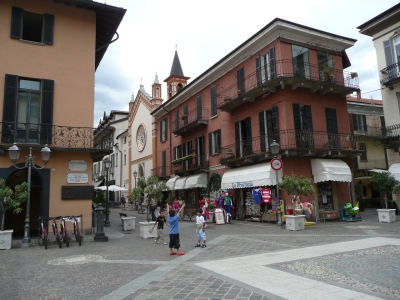 Menaggio. The restaurants in the center of town and in the hamlets all offer some typical traditional dish either with lake dishes, with its preference for fish, or the cuisine of the valleys, which make ample use of polenta, game, mushrooms and local cheeses.